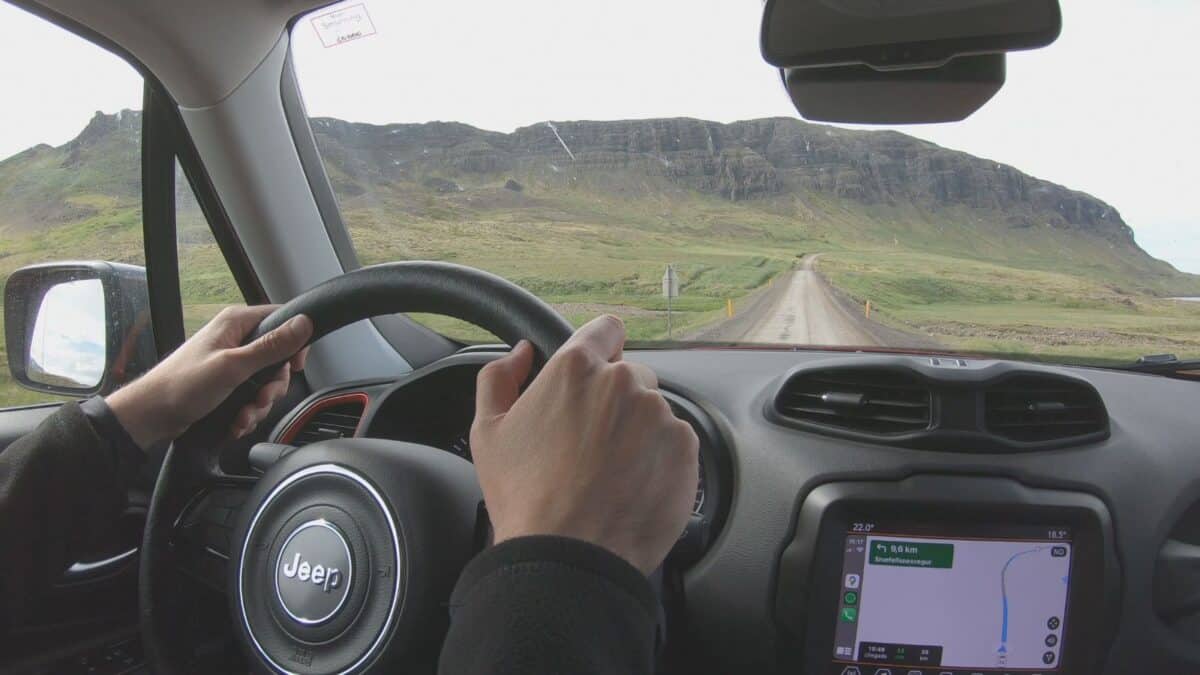 10 Iceland Travel Tips No One...